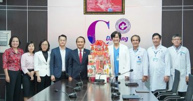 Phó Bí thư Thường trực Thành uỷ Đà Nẵng Nguyễn Đình Vĩnh  thăm, chúc Tết tại Bệnh viện C Đà Nẵng